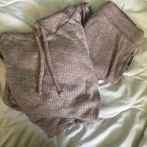 Gymshark Slounge leggings and long sleeve top.